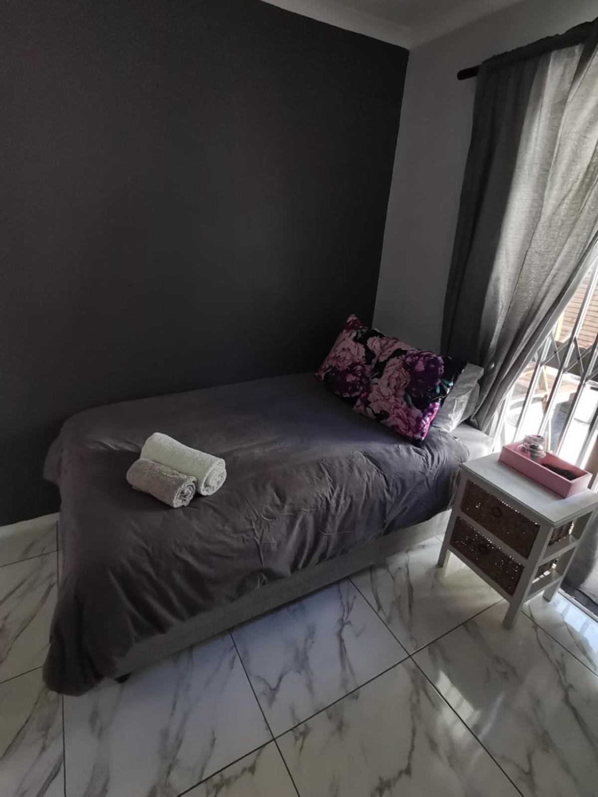 49 On Spanish Apartment *